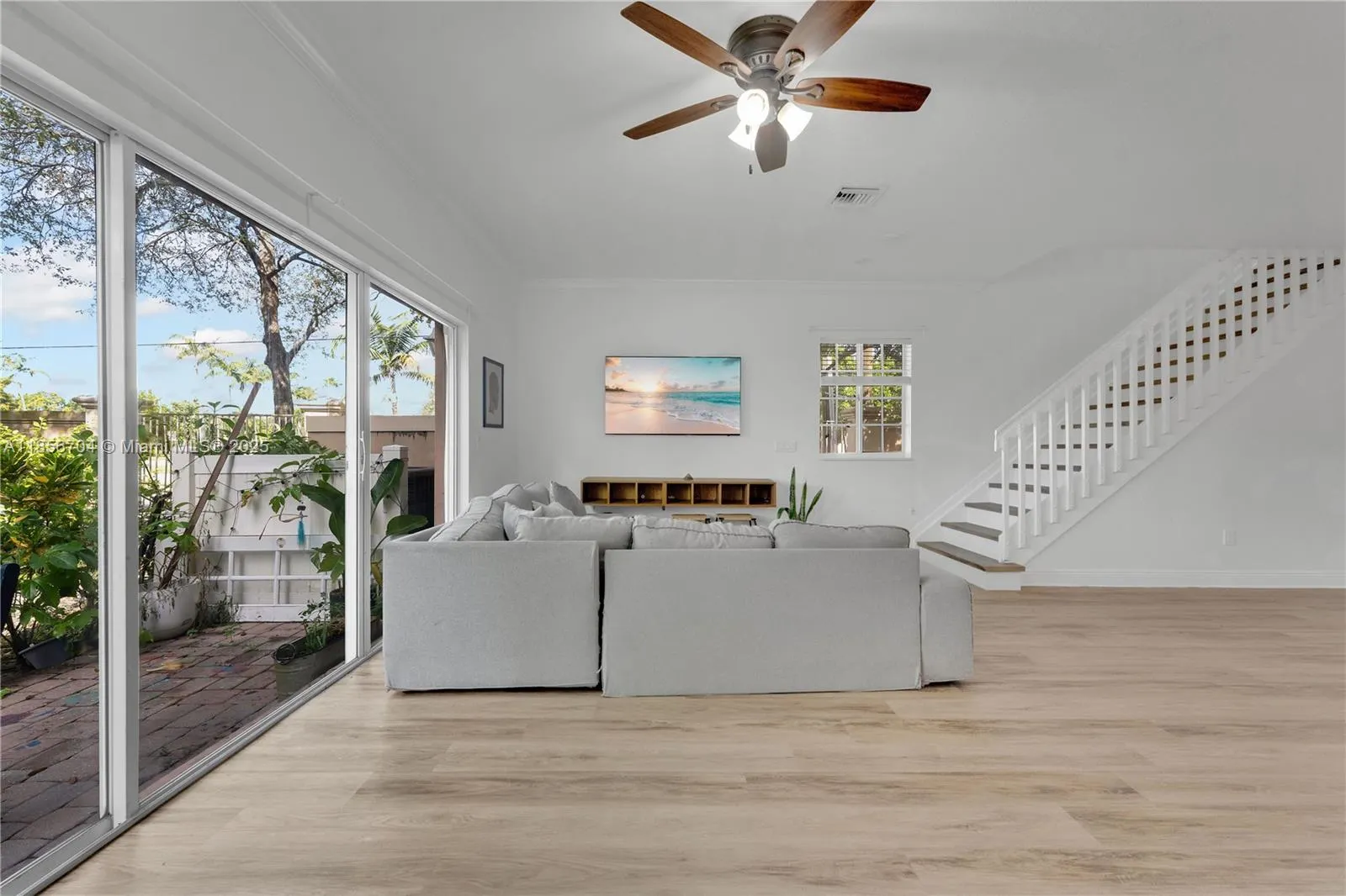 8080 NW 27th St