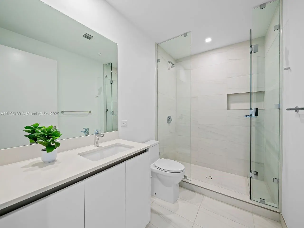 900 N Ocean, #1004