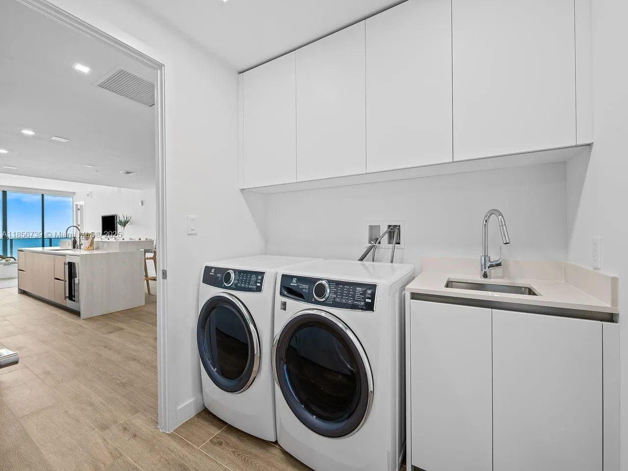 900 N Ocean, #1004