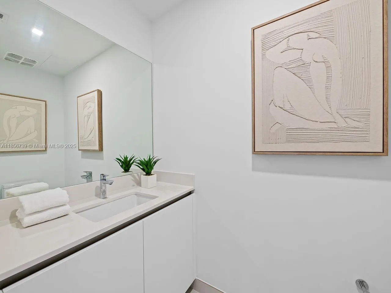 900 N Ocean, #1004