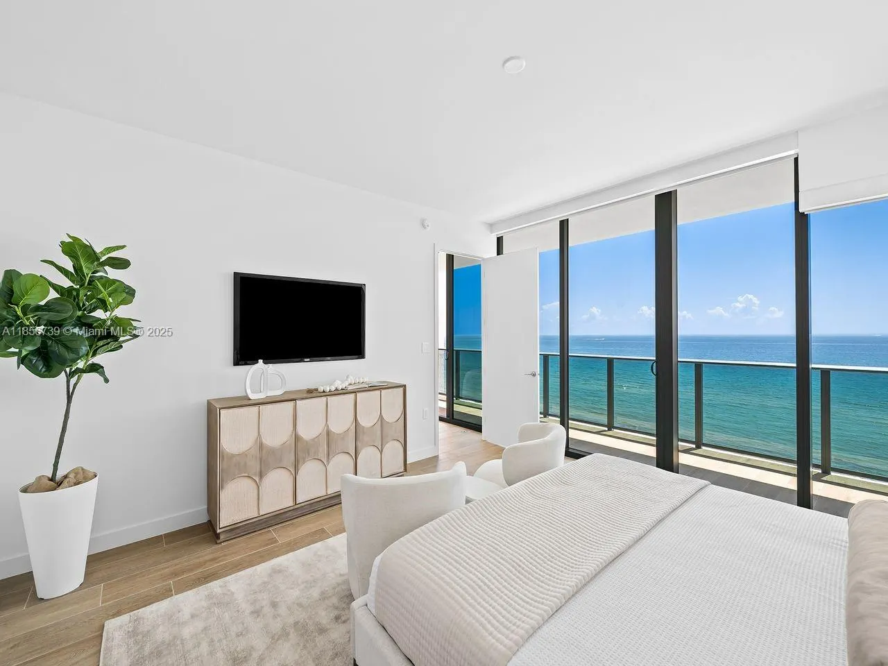 900 N Ocean, #1004