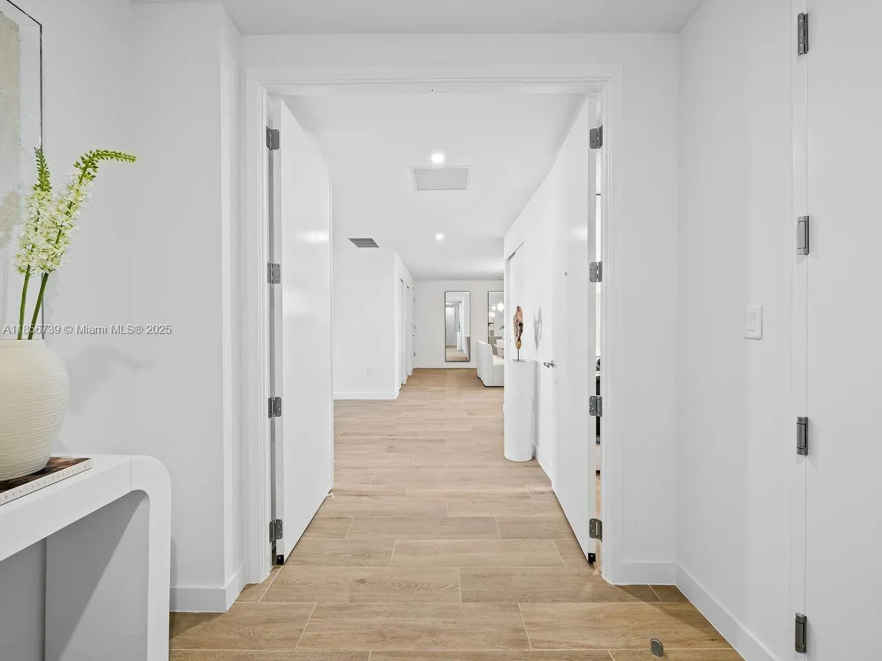 900 N Ocean, #1004