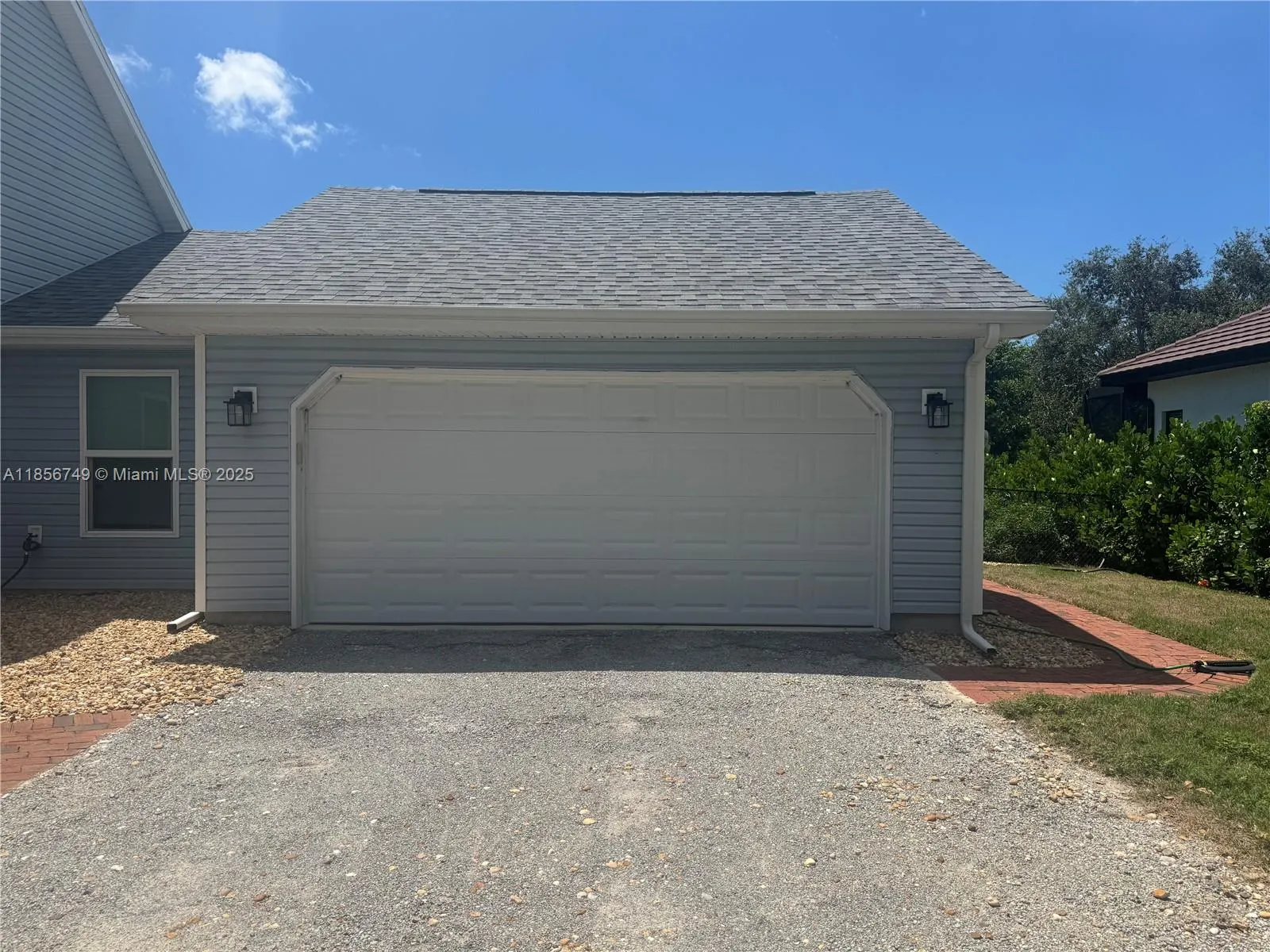 1770 E Dogwood