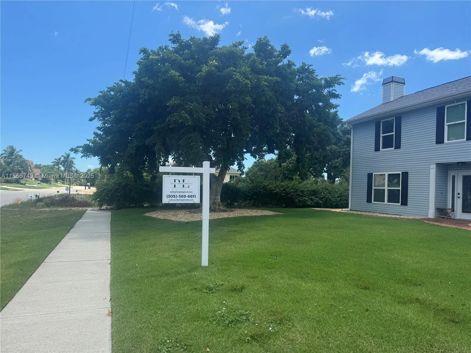 1770 E Dogwood