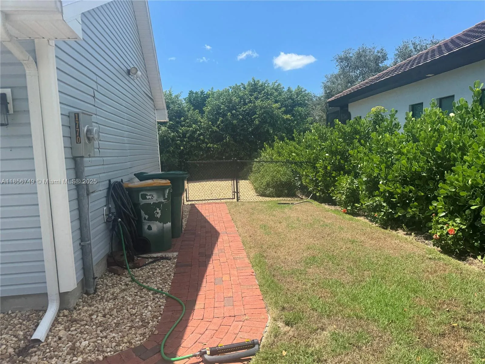 1770 E Dogwood