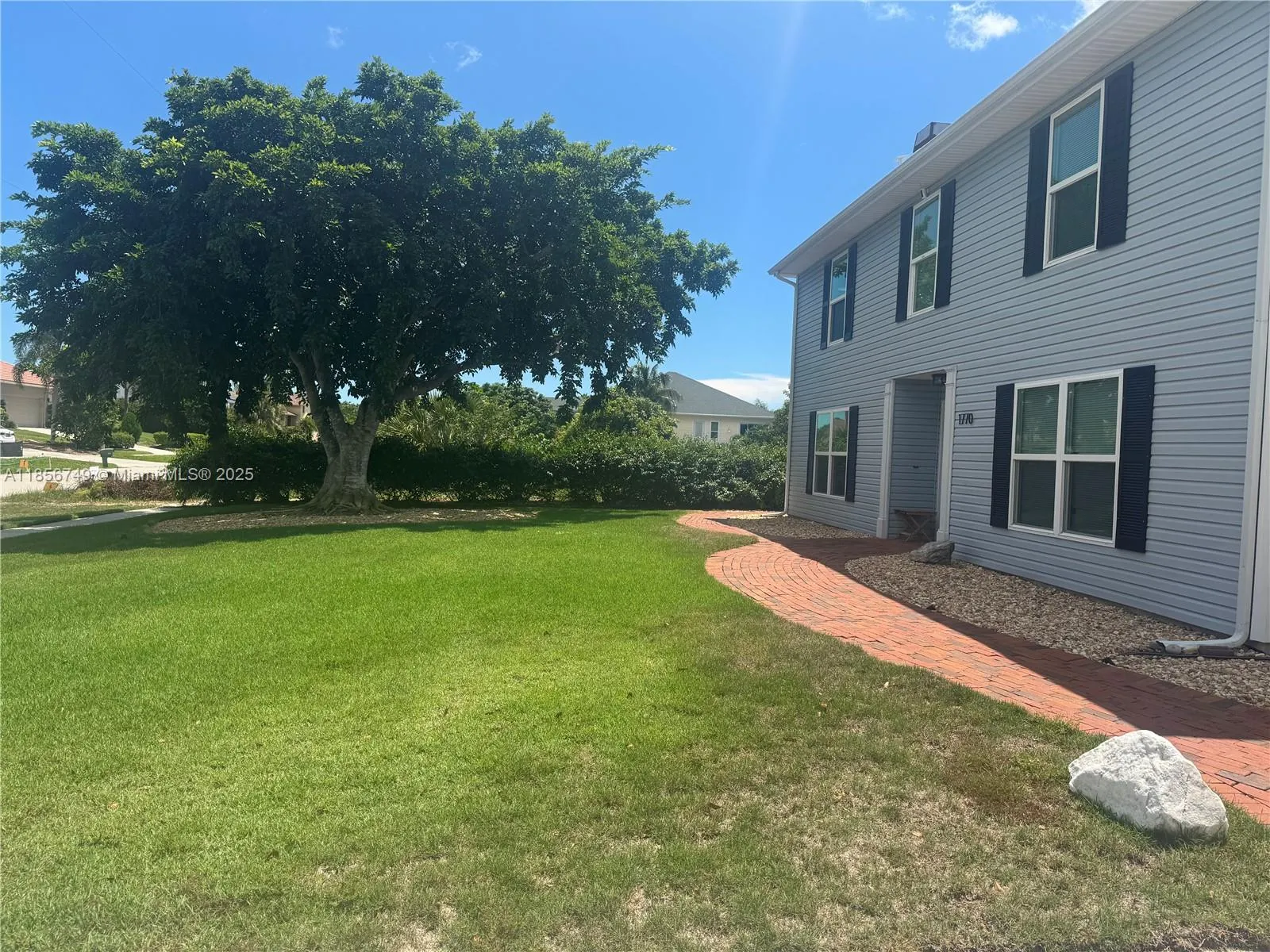 1770 E Dogwood