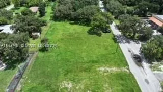 857 E Hickpochee Ave