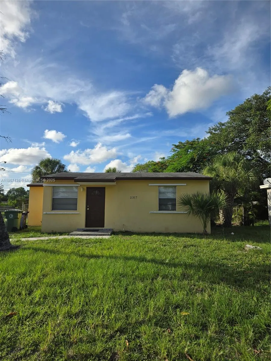 2317 NW 15th St