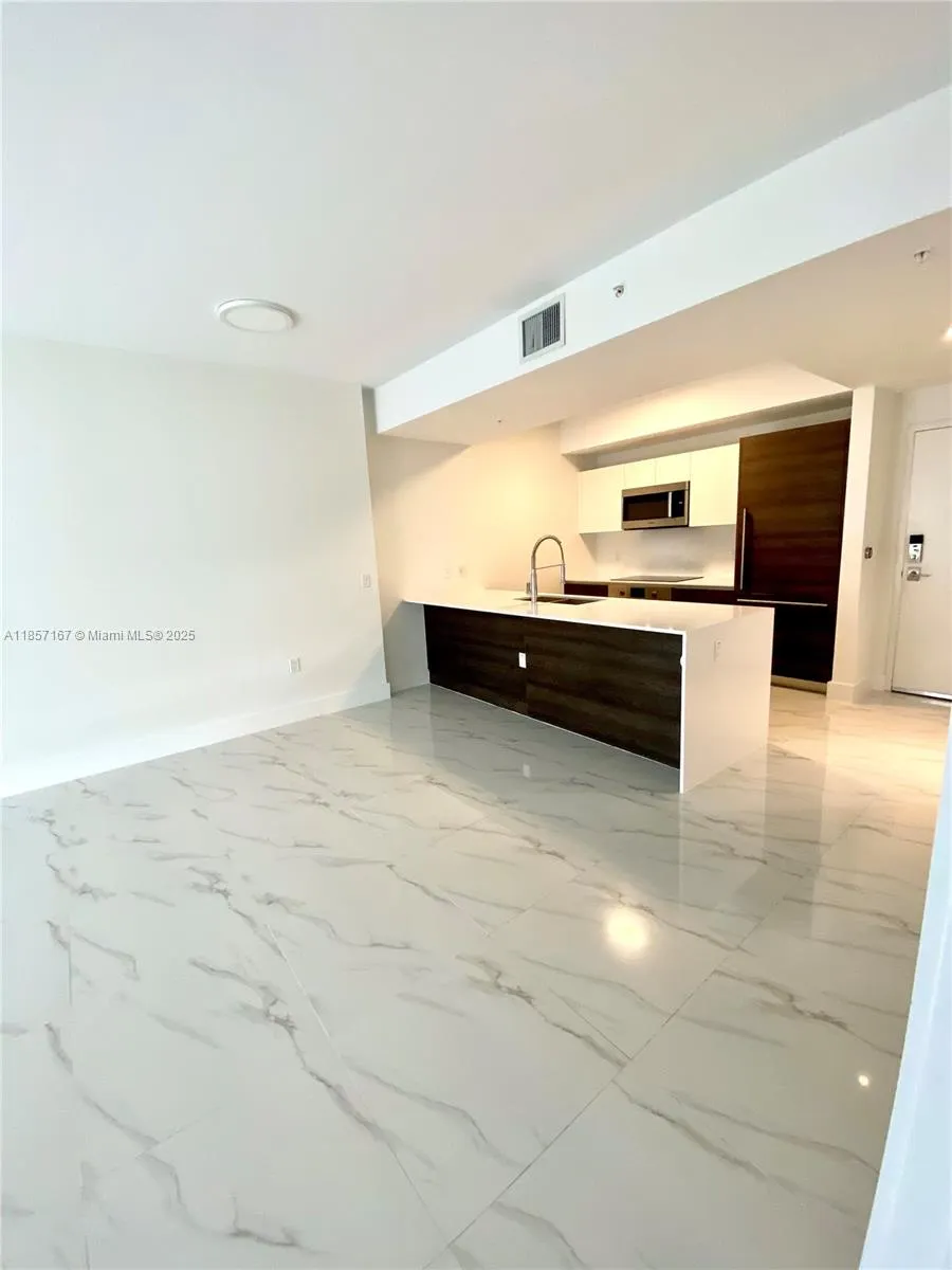 301 Altara Ave, #625