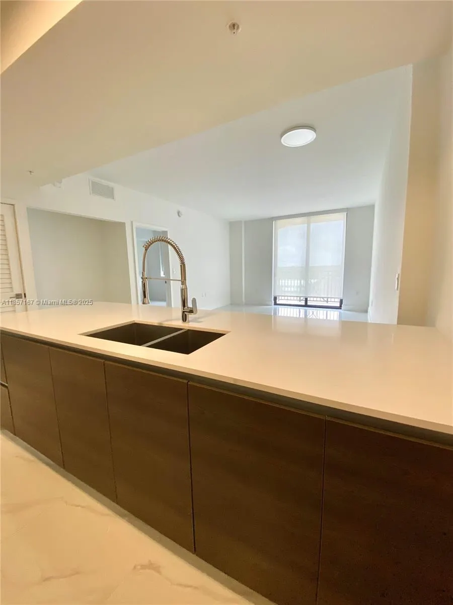 301 Altara Ave, #625