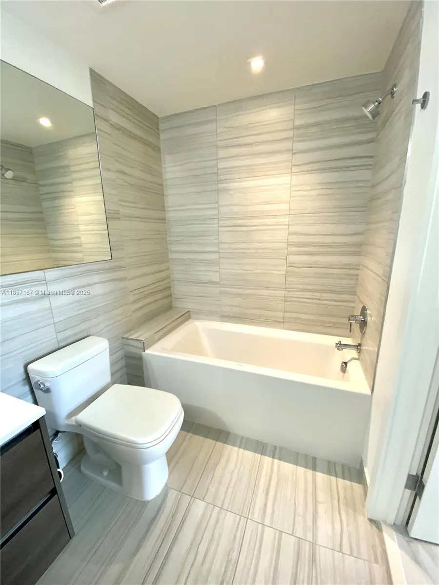 301 Altara Ave, #625