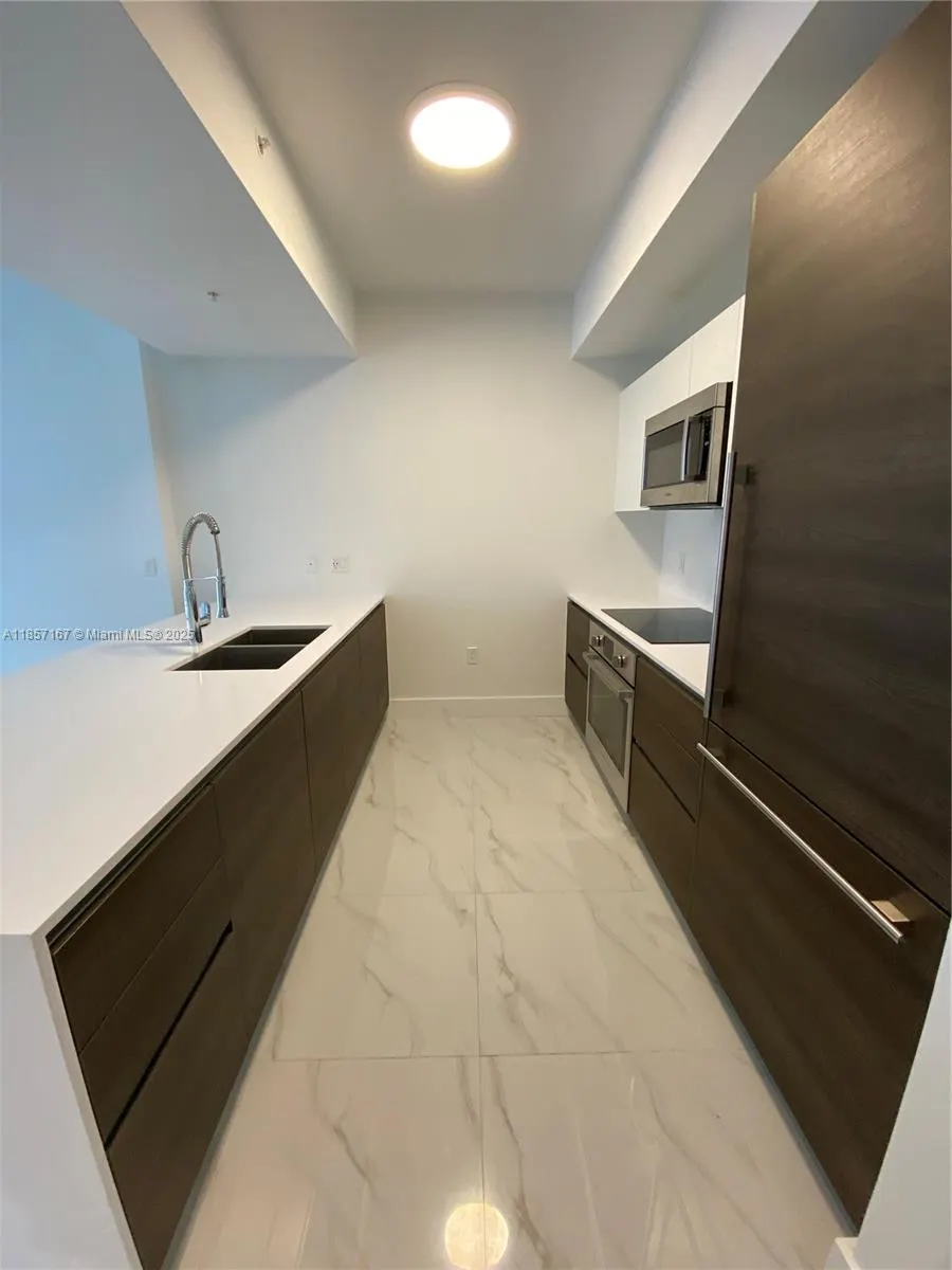 301 Altara Ave, #625