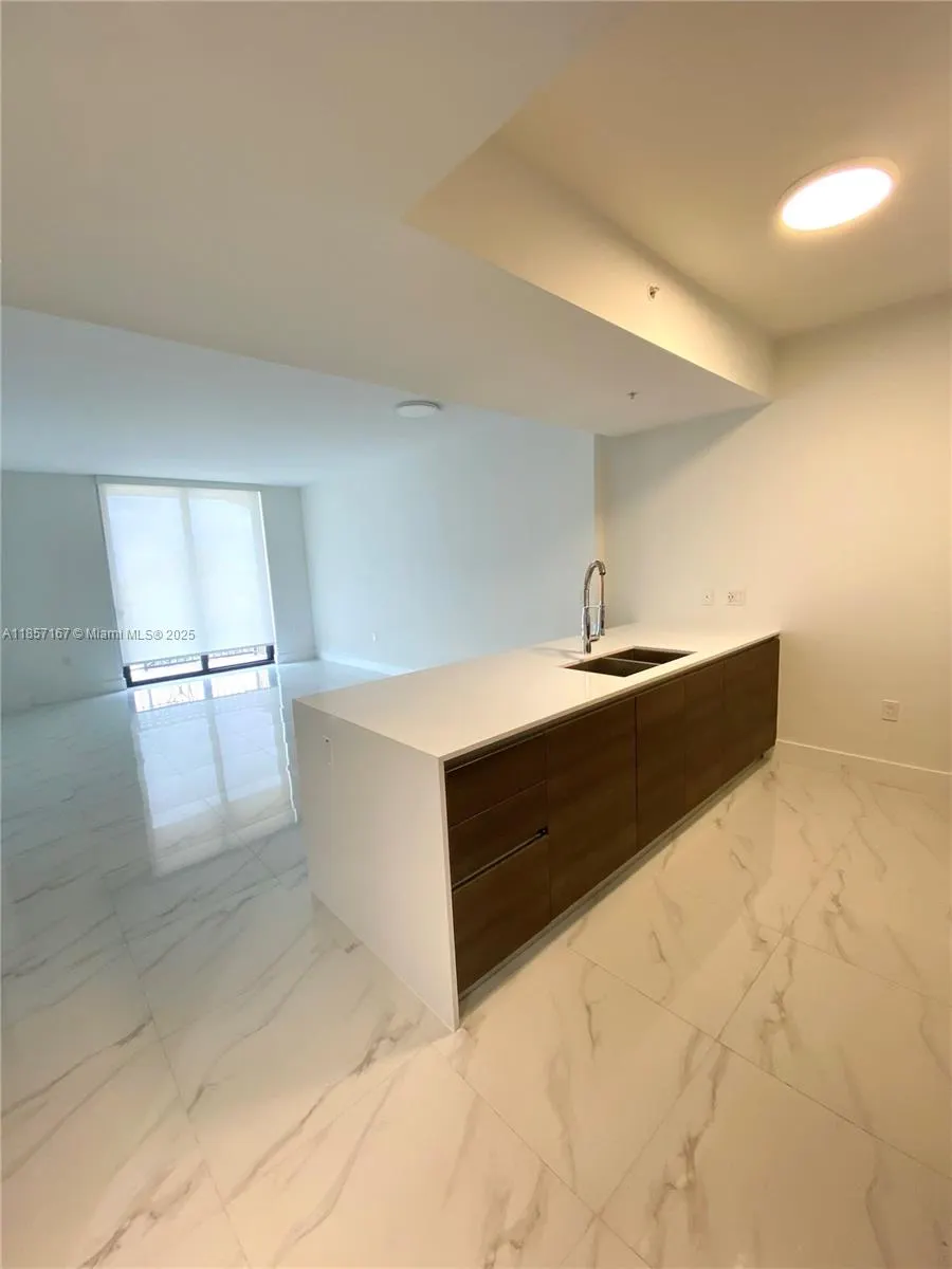 301 Altara Ave, #625