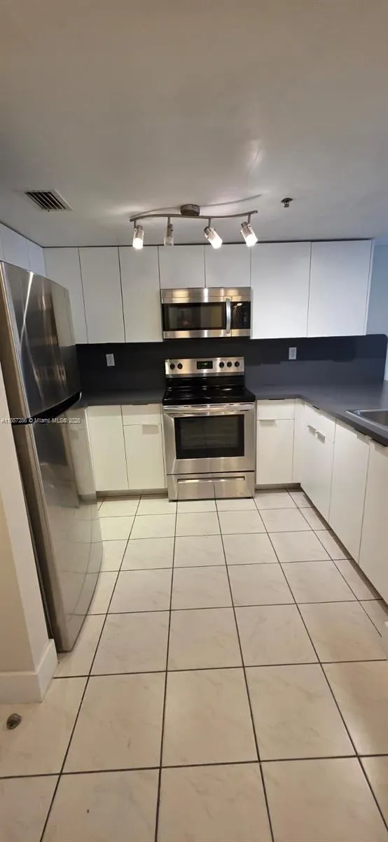 55 E 4th St, #104