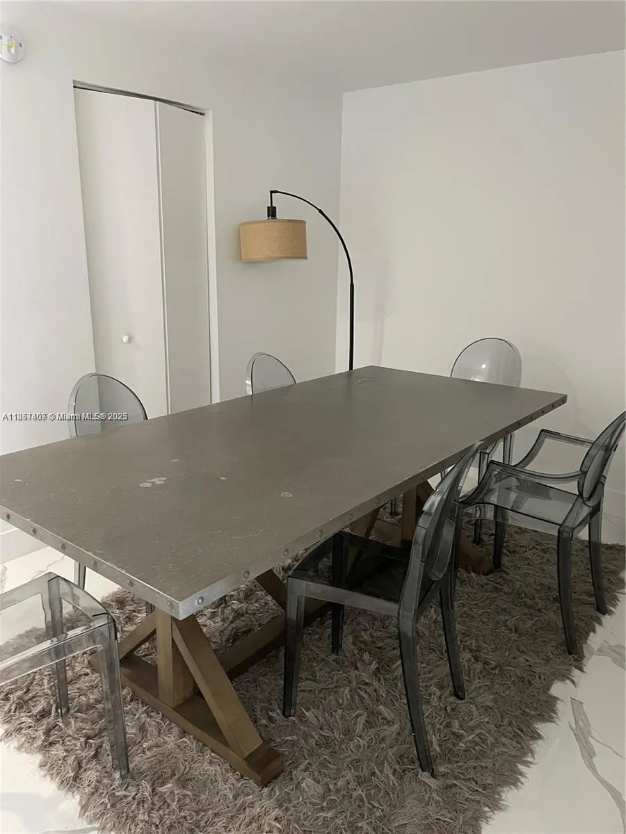 16385 Biscayne Blvd, #805