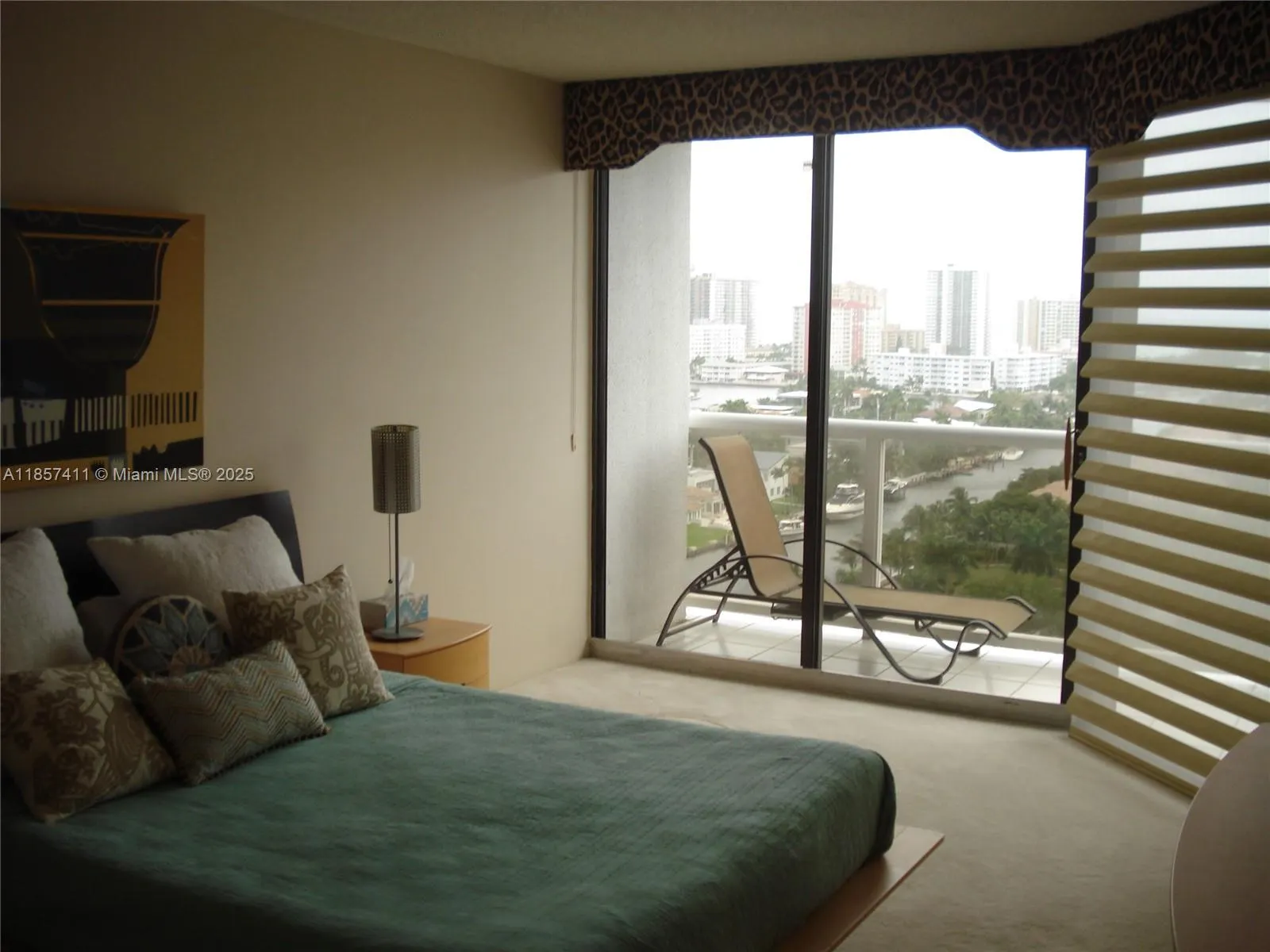 3600 YACHT CLUB DR, #1503