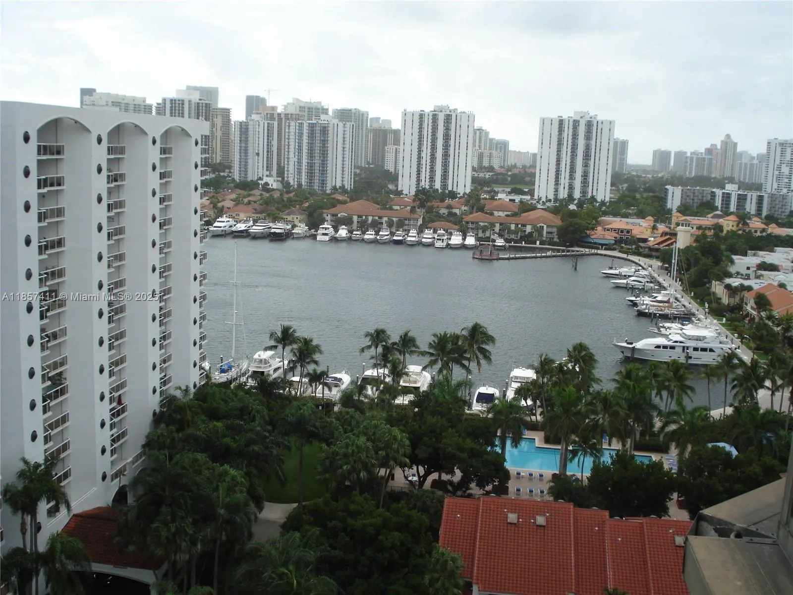 3600 YACHT CLUB DR, #1503
