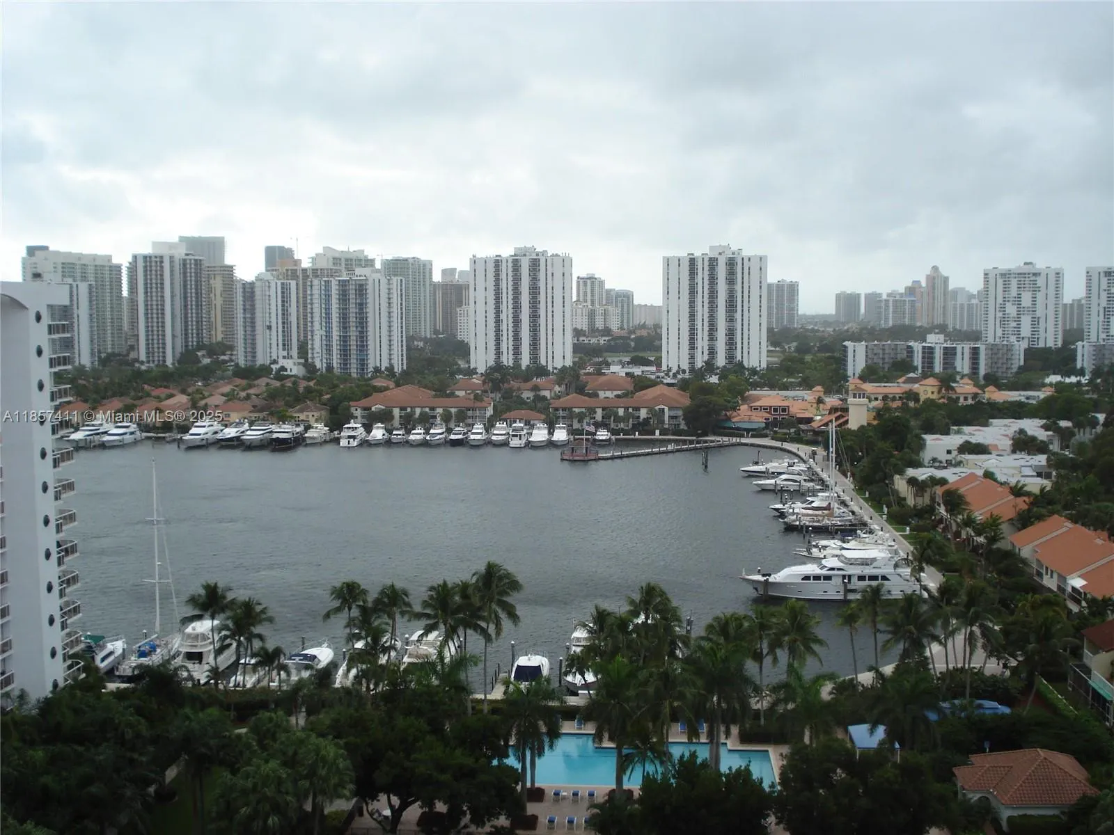 3600 YACHT CLUB DR, #1503