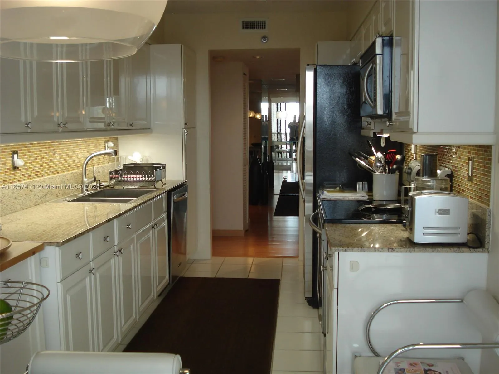 3600 YACHT CLUB DR, #1503