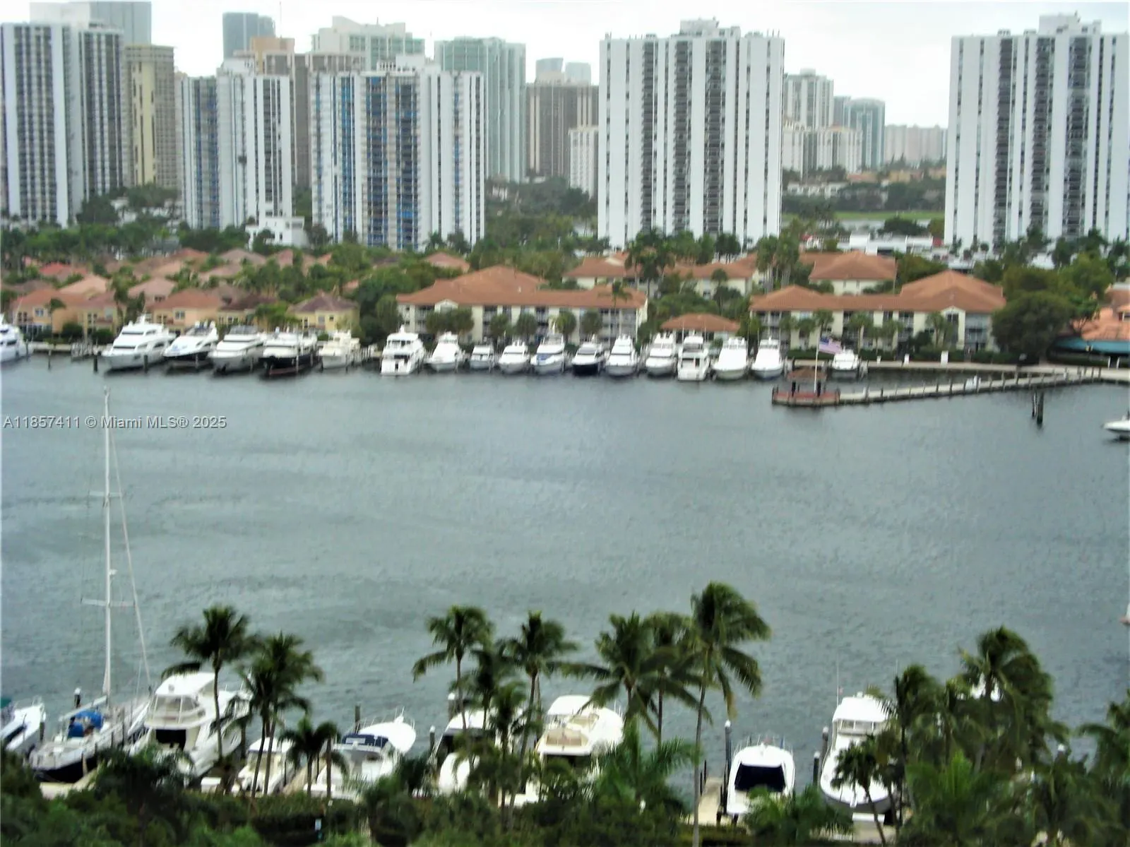 3600 YACHT CLUB DR, #1503