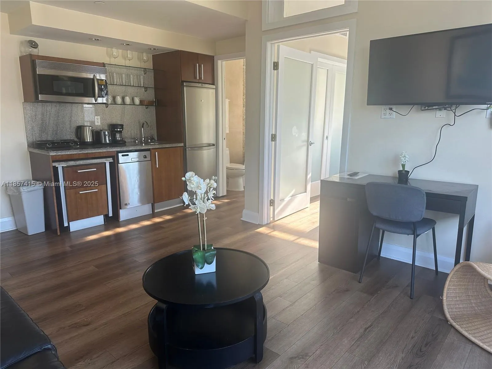 1060 Ocean Dr, #D309