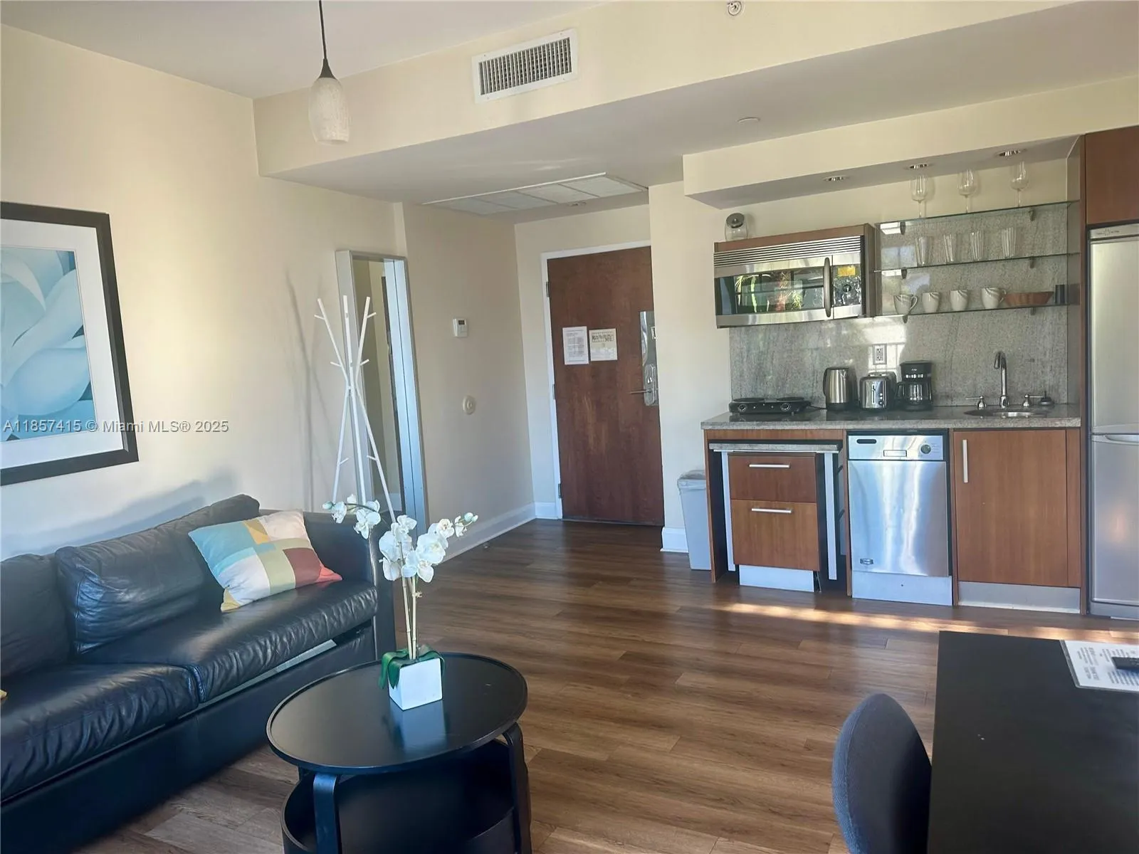 1060 Ocean Dr, #D309