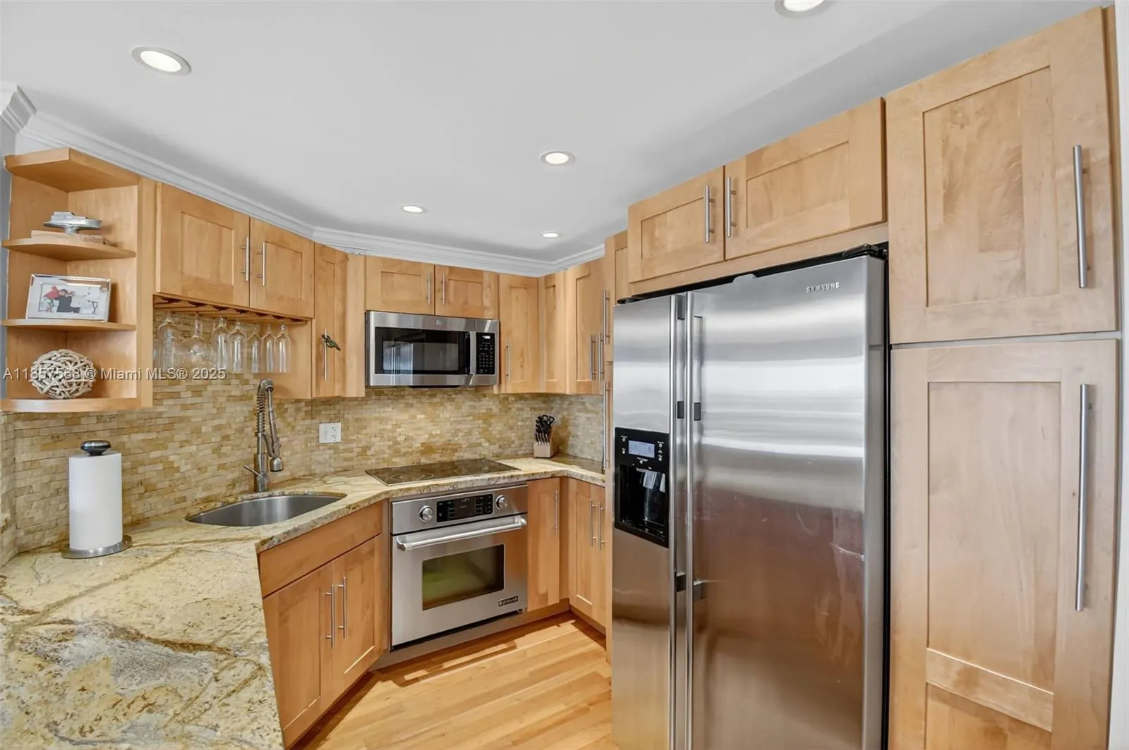 340 Sunset Dr, #1601