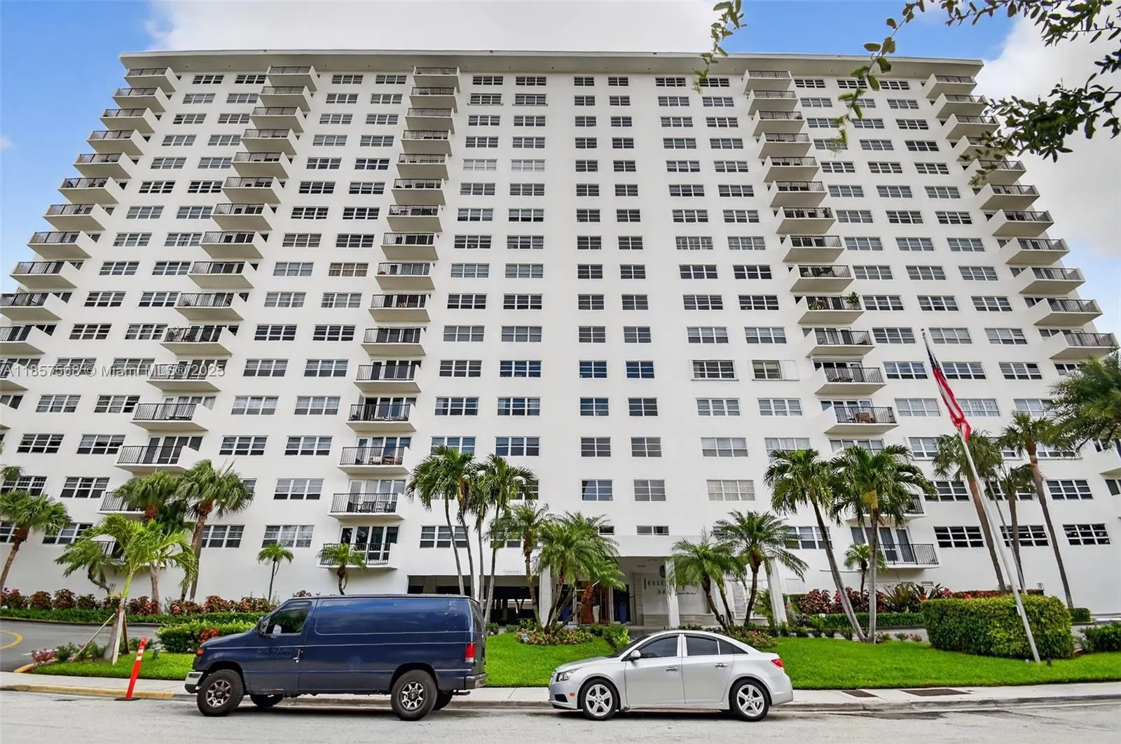 340 Sunset Dr, #1601