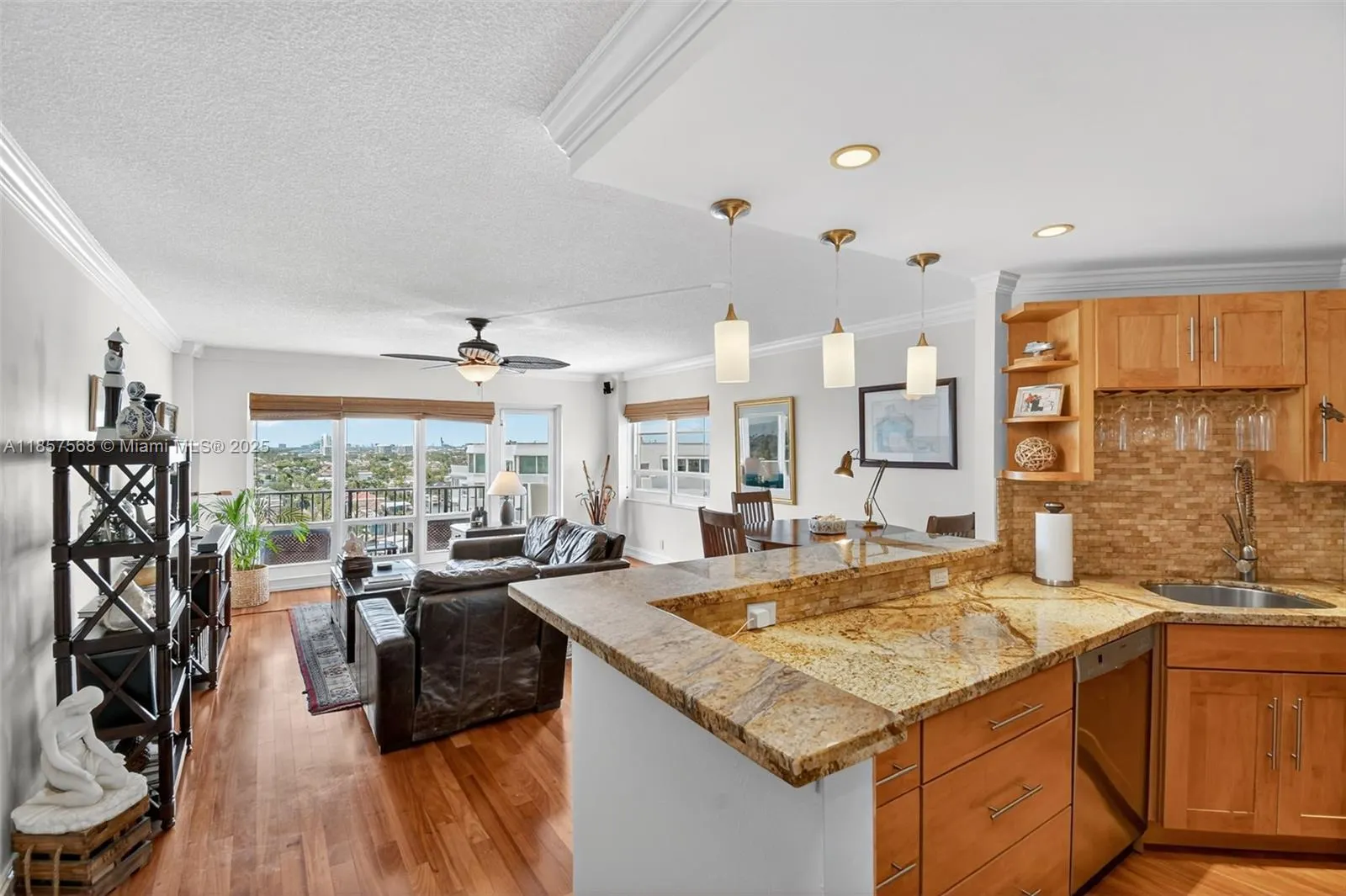 340 Sunset Dr, #1601