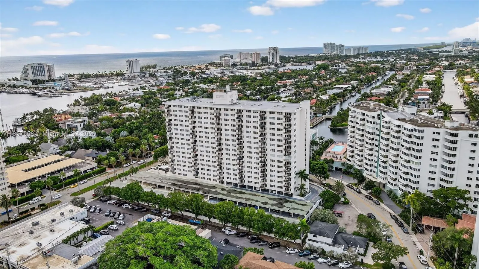 340 Sunset Dr, #1601