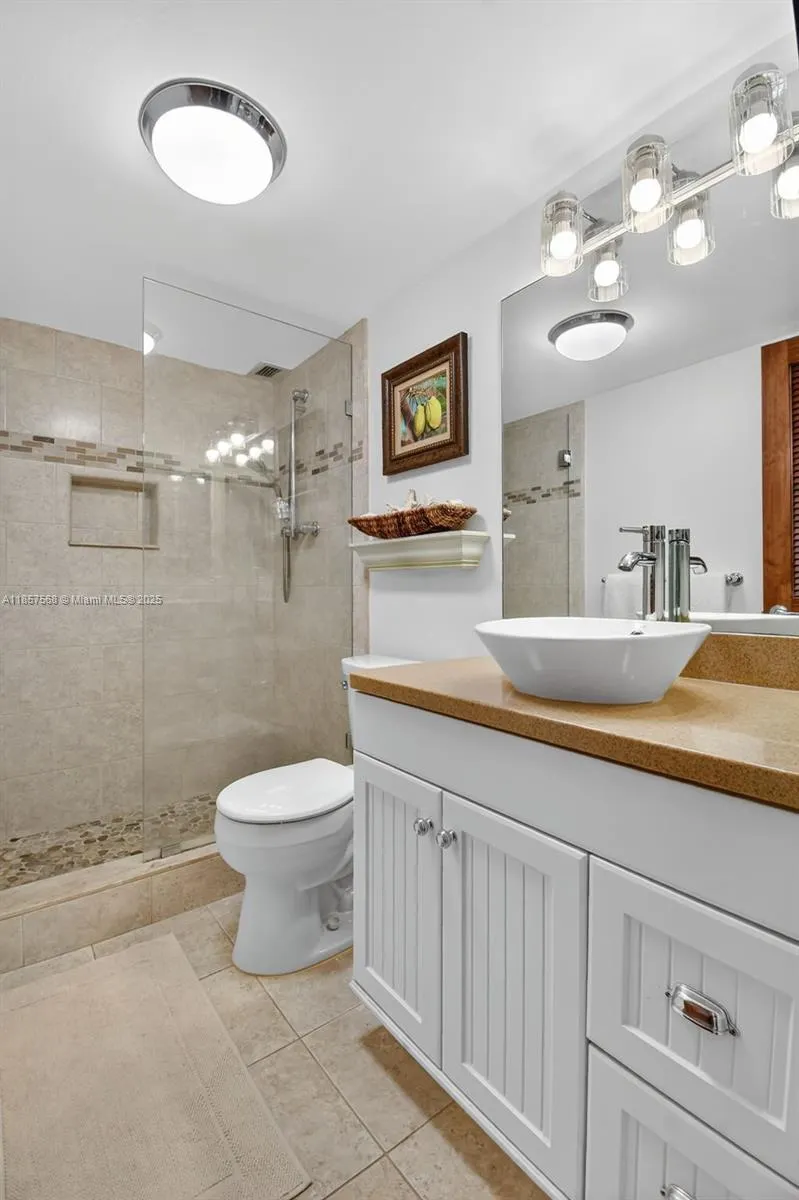 340 Sunset Dr, #1601