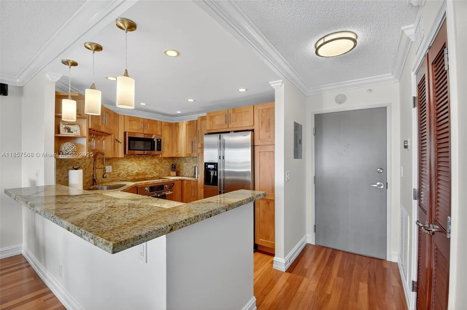 340 Sunset Dr, #1601