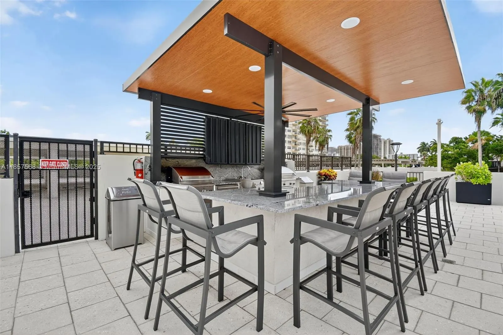 340 Sunset Dr, #1601