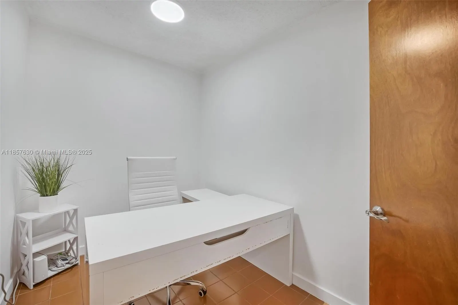 139 N Bay Harbor Dr