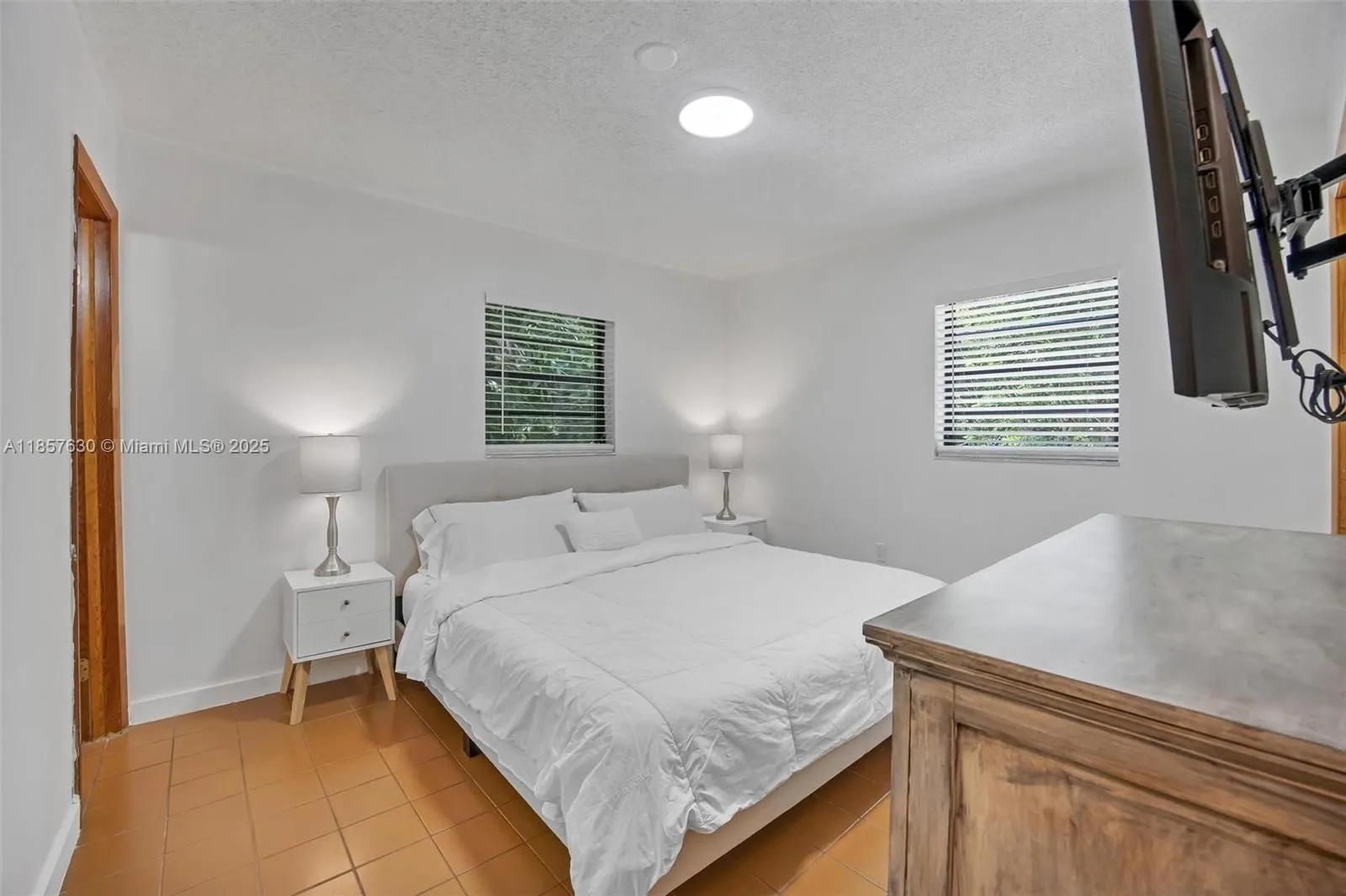 139 N Bay Harbor Dr