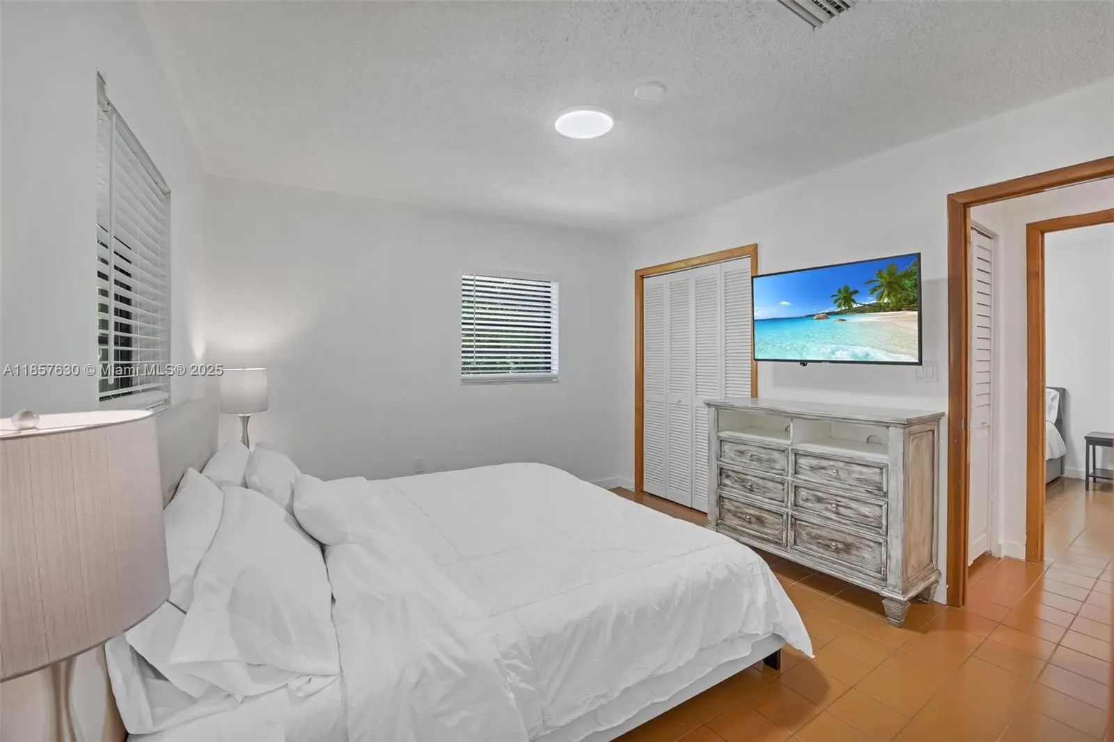 139 N Bay Harbor Dr