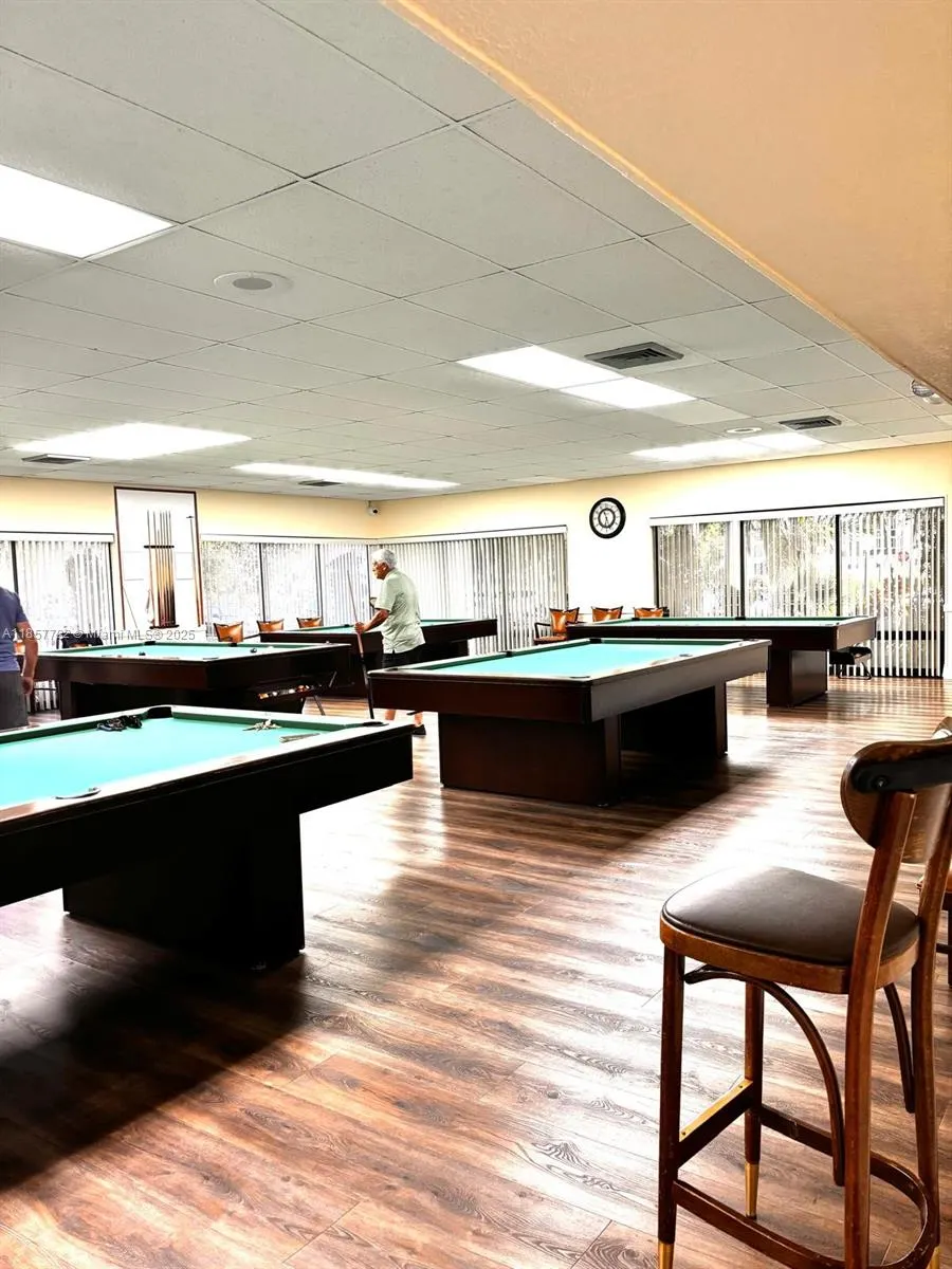 9321 Sunrise Lakes Blvd, #305