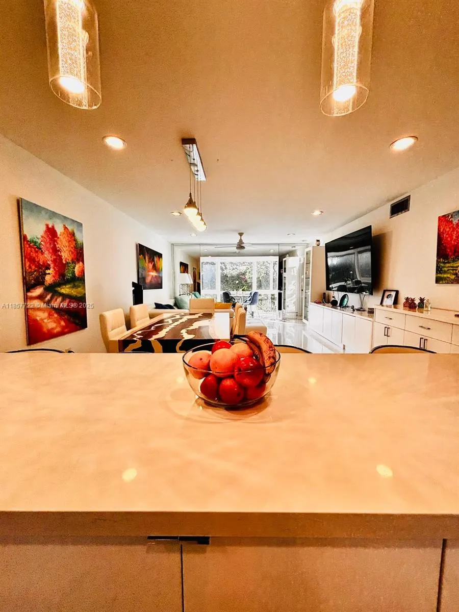 9321 Sunrise Lakes Blvd, #305