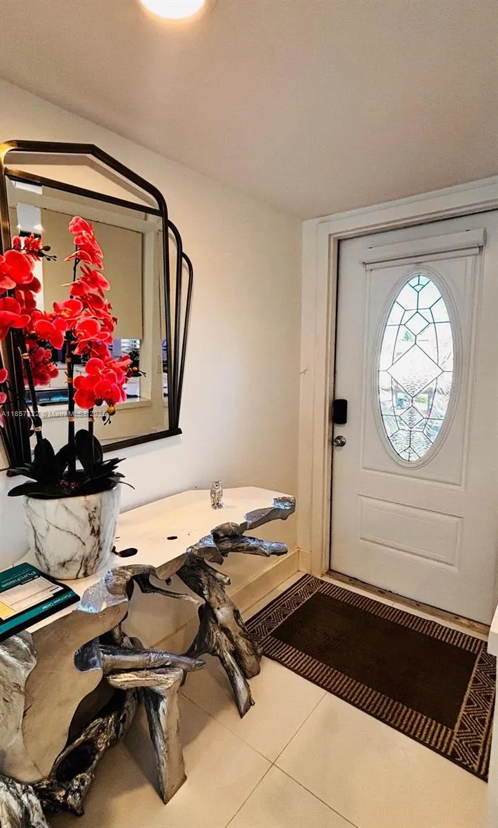 9321 Sunrise Lakes Blvd, #305