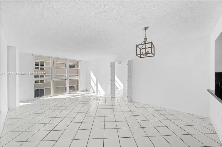 1228 West Ave, #1415