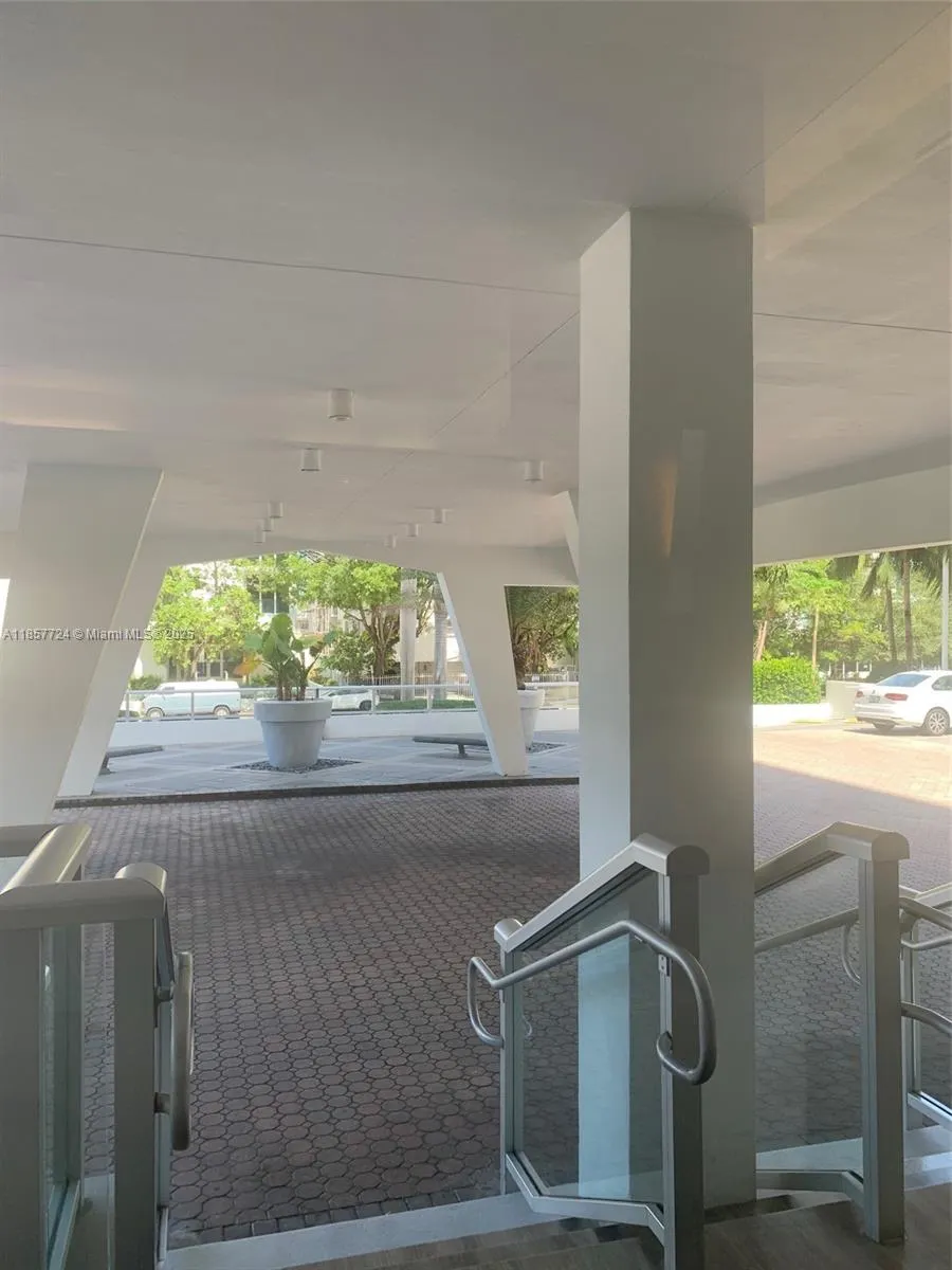 1228 West Ave, #1415