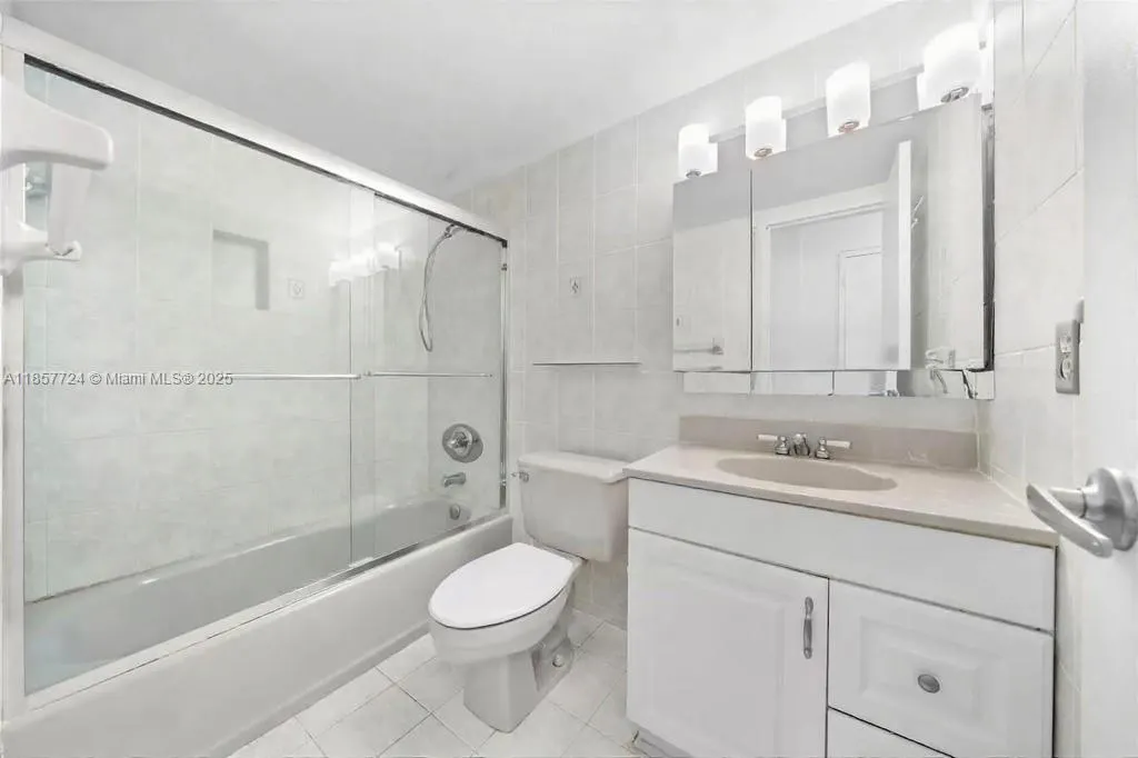 1228 West Ave, #1415