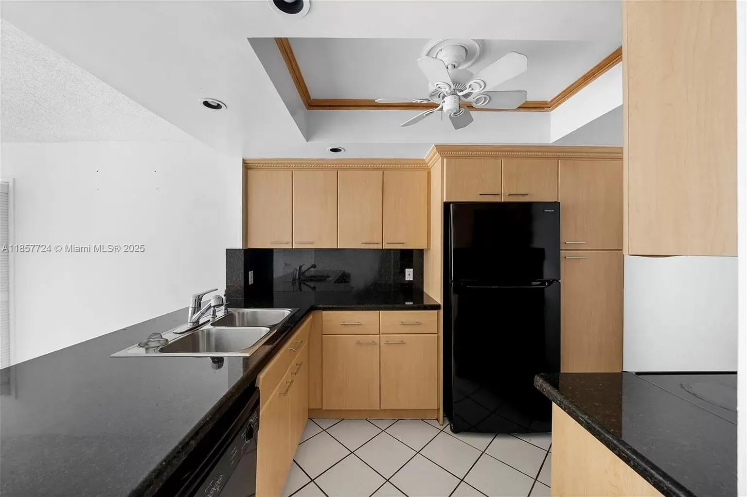 1228 West Ave, #1415