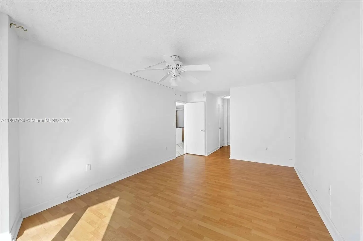 1228 West Ave, #1415