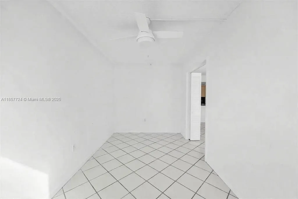 1228 West Ave, #1415