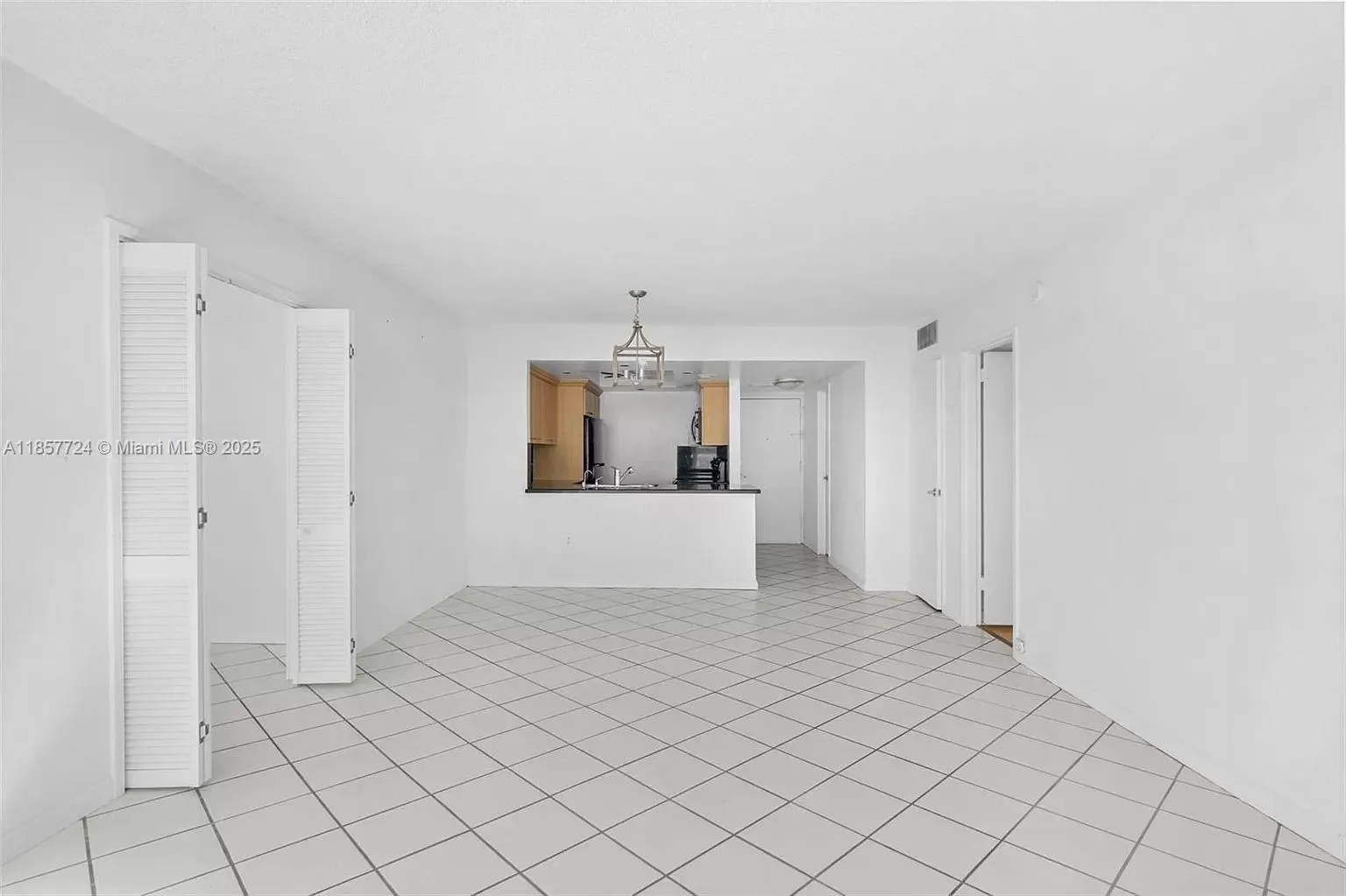 1228 West Ave, #1415