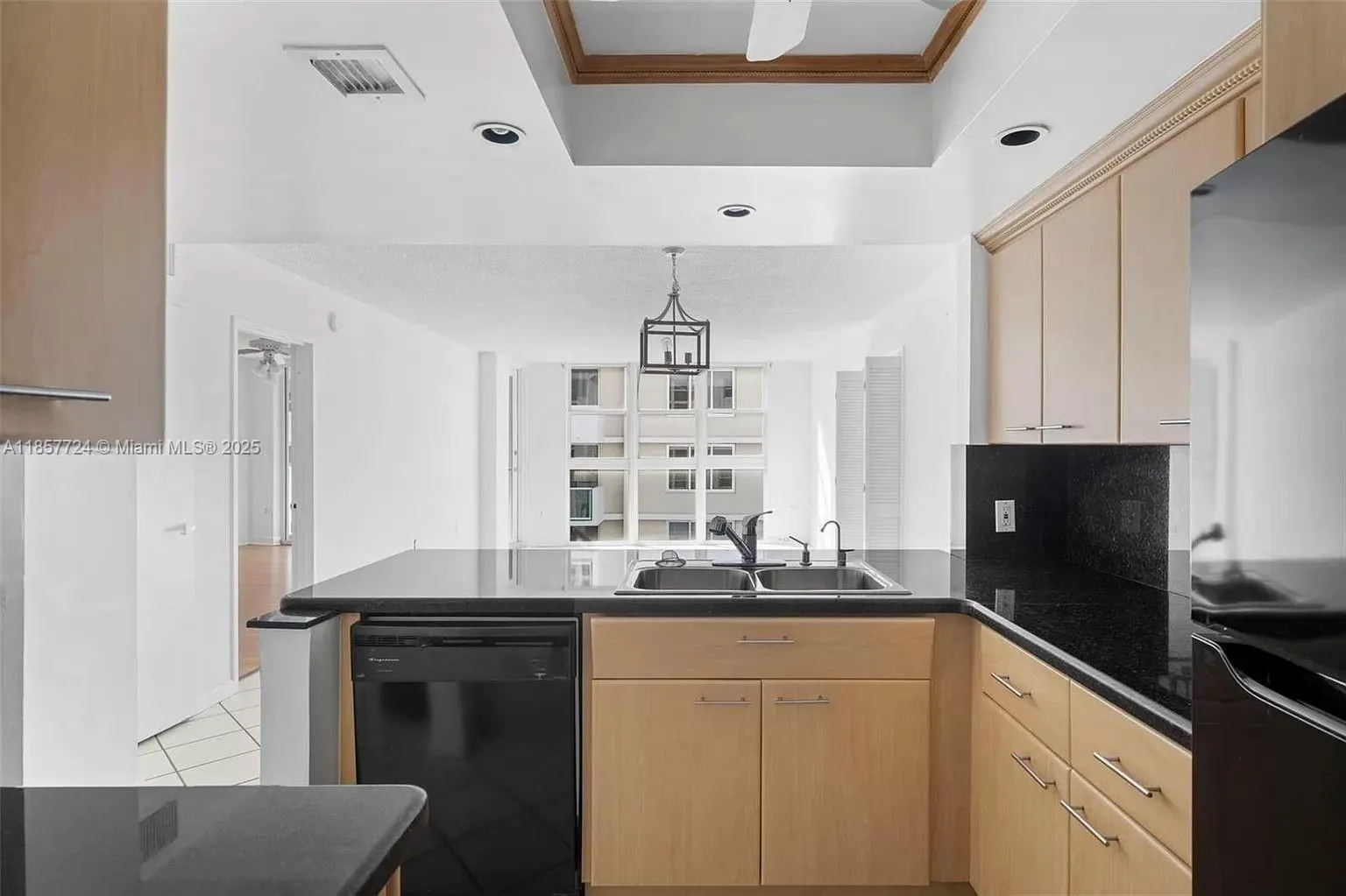 1228 West Ave, #1415