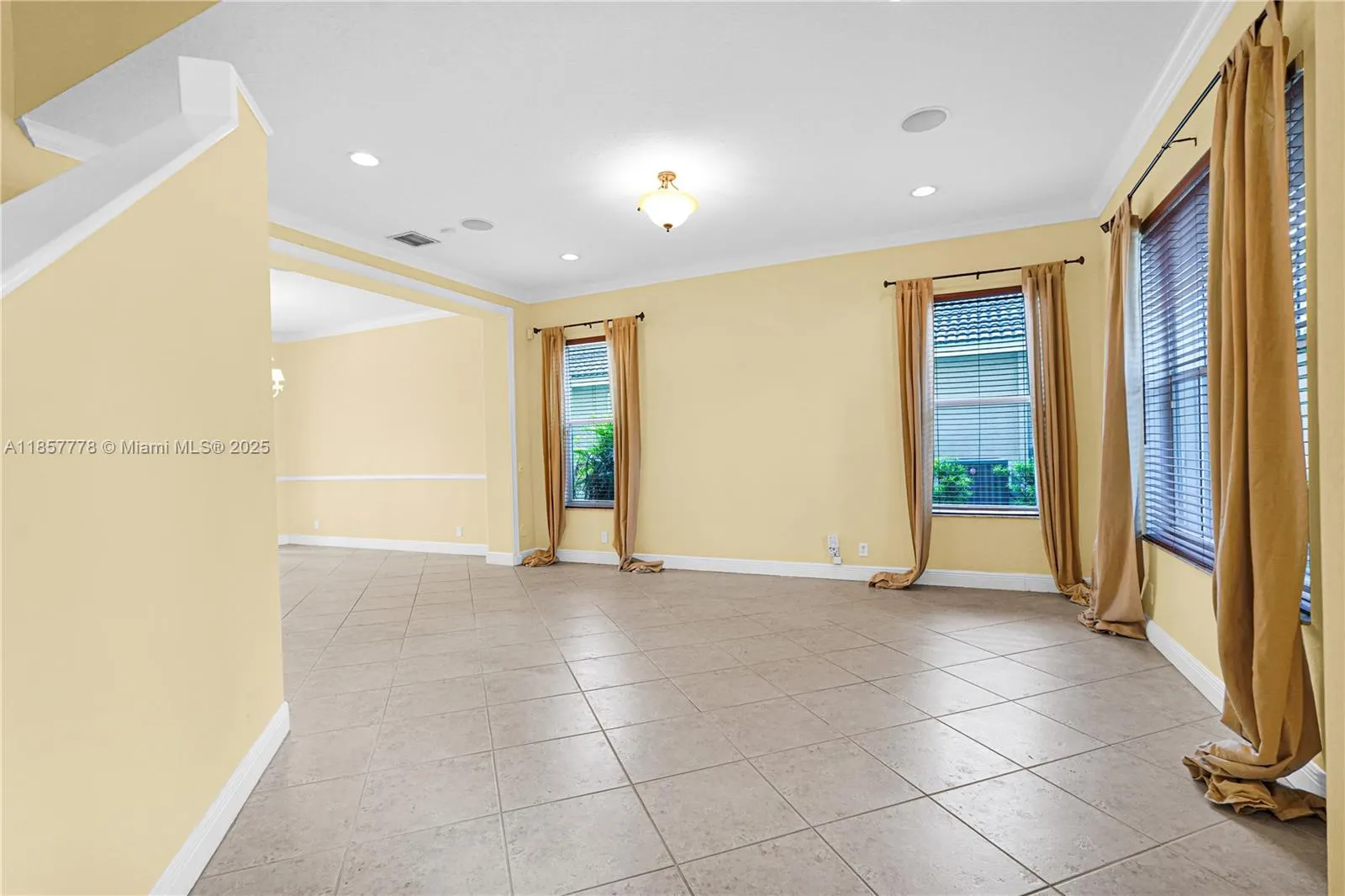 904 Stillwater Ct