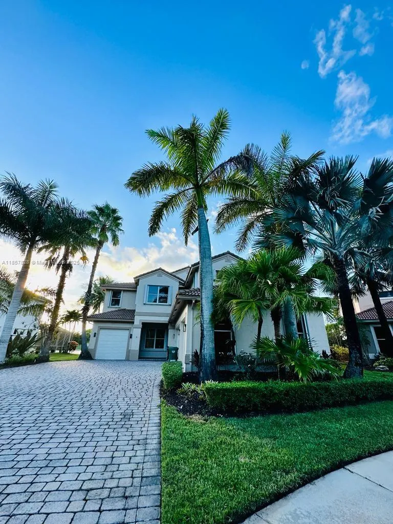 1887 Harbor View Cir