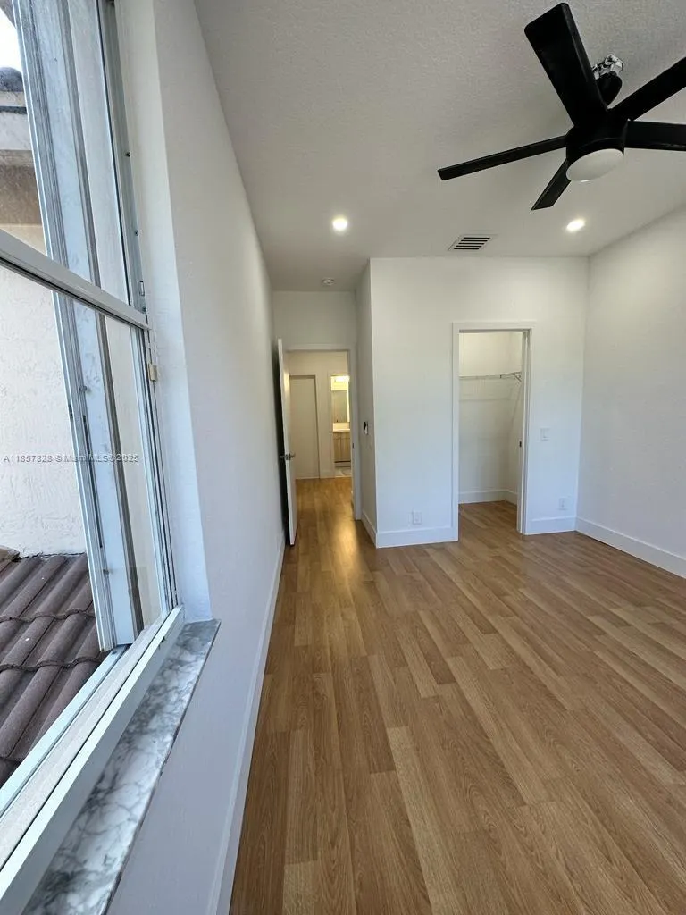 1887 Harbor View Cir
